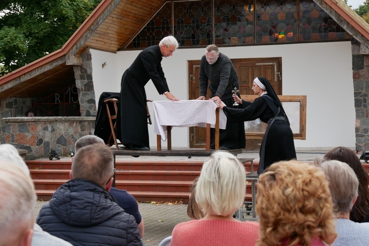 Spektakl o kard. Wyszyńskim w Luzinie