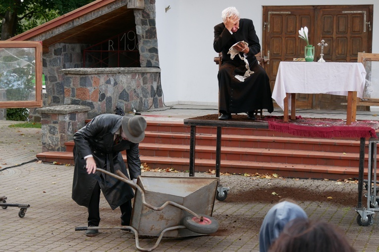 Spektakl o kard. Wyszyńskim w Luzinie