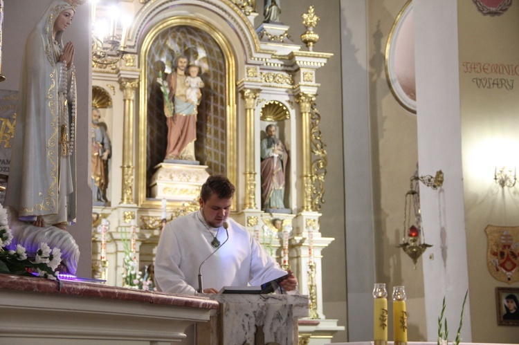 Luszowice. Poświęcenie płaskorzeźby i krużganka Prymasa Tysiąclecia