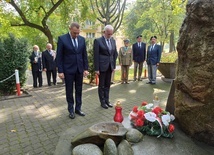 Władze Tarnobrzega oddały hołd obrońcy miasta.