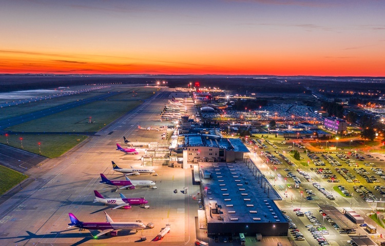 Region. Samorząd przejął 42,5 proc. udziałów w GTL, które zarządza Katowice Airport