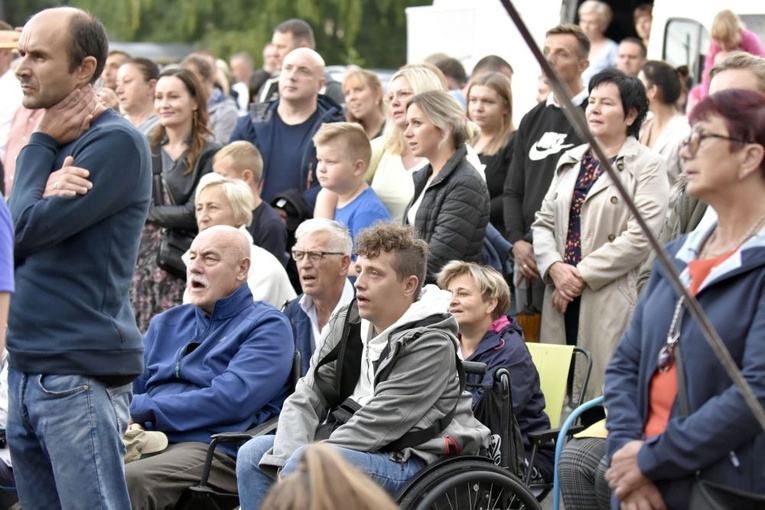 Koncert uwielbienia w Piskorzowie