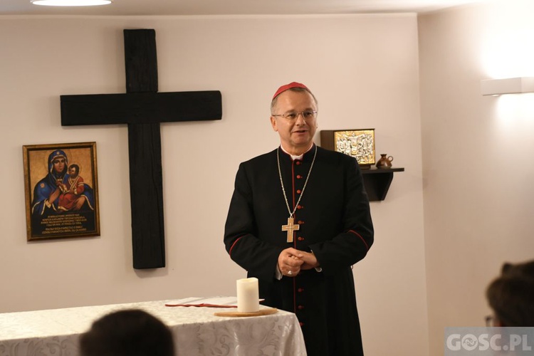 Lubniewice. Bp Lityński spotkał się z kandydatami do seminarium 