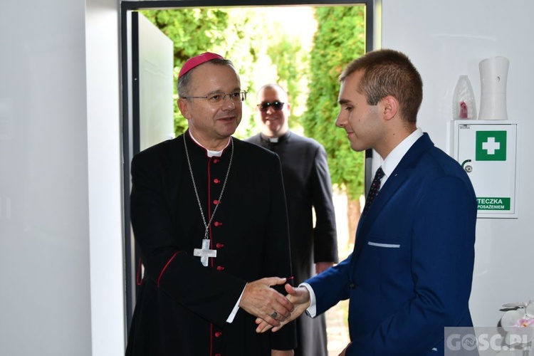 Lubniewice. Bp Lityński spotkał się z kandydatami do seminarium 