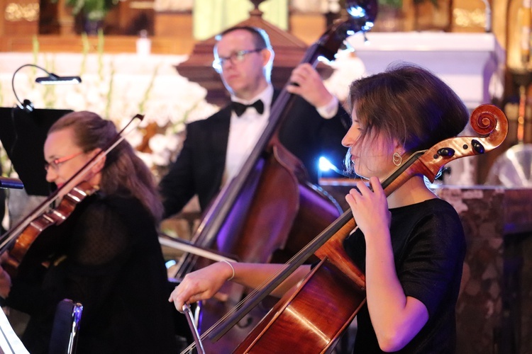 Żyrardów. Koncert Tatrzańskiej Orkiestry Klimatycznej