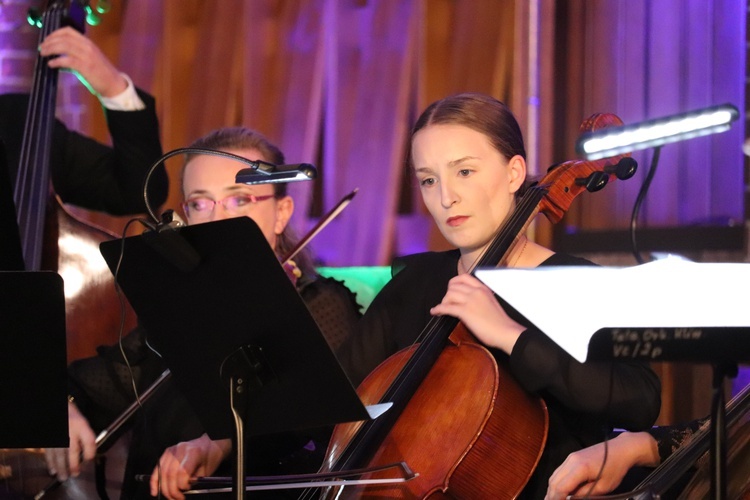 Żyrardów. Koncert Tatrzańskiej Orkiestry Klimatycznej