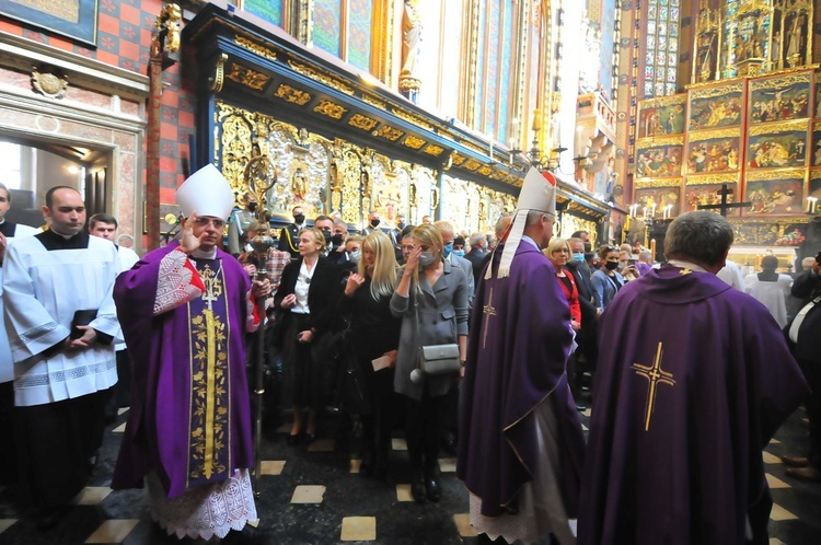 Pogrzeb żołnierzy podziemia niepodległościowego. Cz. 2