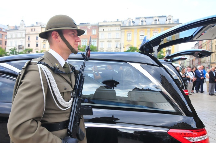 Pogrzeb żołnierzy podziemia niepodległościowego. Cz. 2