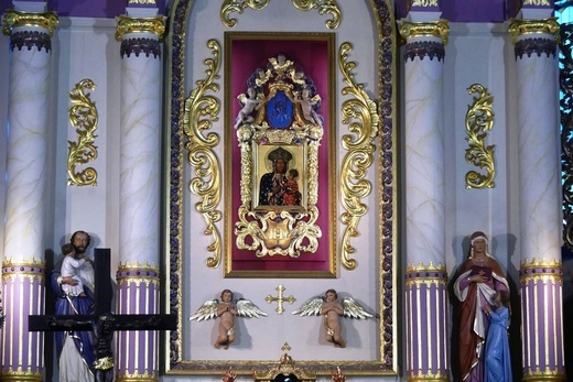 Otwarcie sali muzealnej w budynku starej plebanii sanktuarium Matki Bożej w Rajczy 
