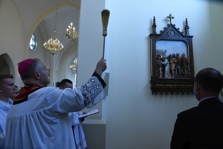 Droga Krzyżowa w Stróżach