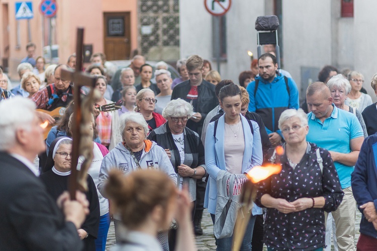 Droga krzyżowa ulicami Strzegomia