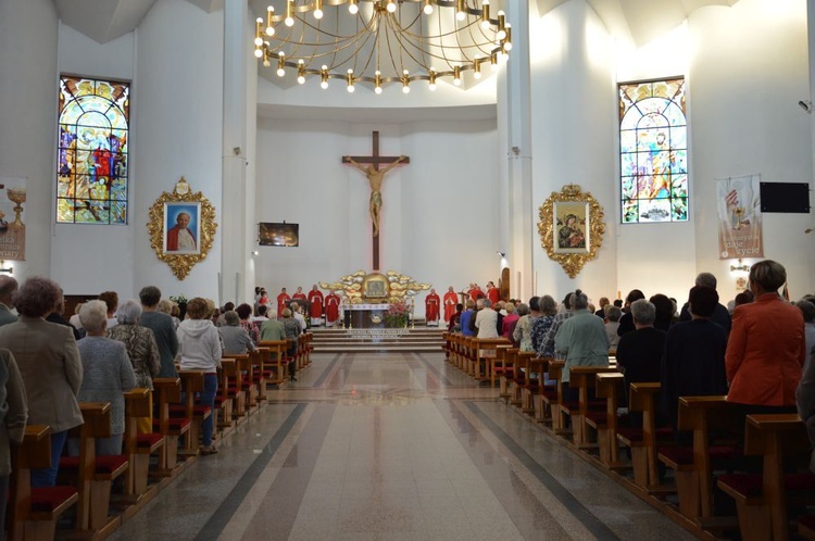 Odpust w parafii Podwyższenia Krzyża Świętego w Wałbrzychu