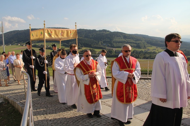 Mogilno. Błogosławieństwo organów i żyrandoli