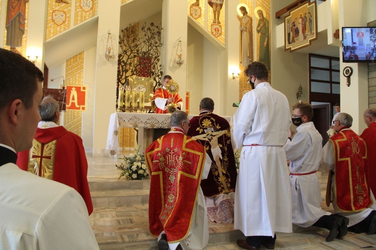 Mogilno. Błogosławieństwo organów i żyrandoli