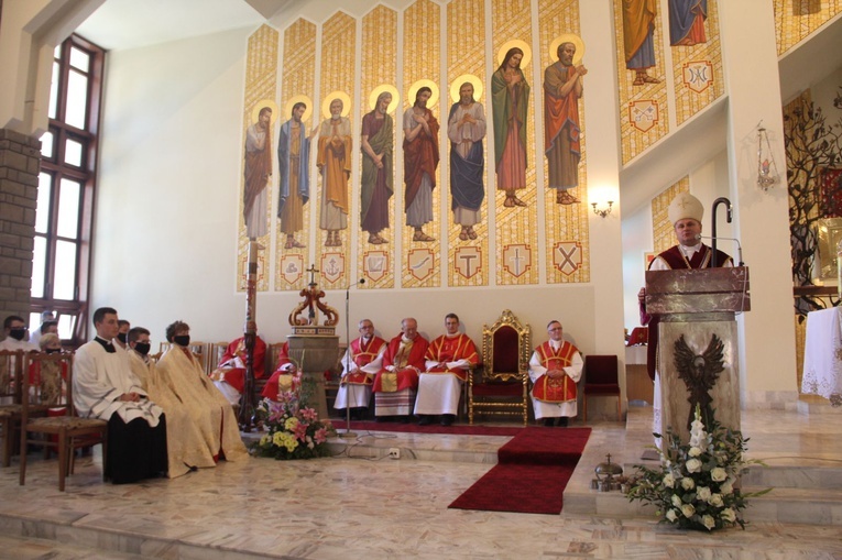 Mogilno. Błogosławieństwo organów i żyrandoli