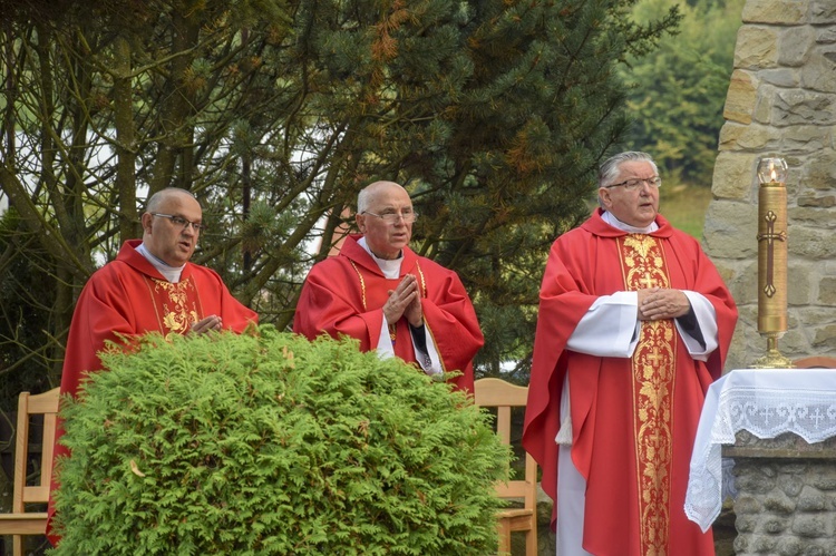 Ochotnica Dolna. Poświęcenie placu pod budowę nowego kościoła