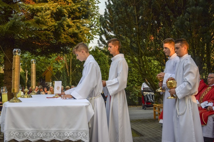 Ochotnica Dolna. Poświęcenie placu pod budowę nowego kościoła