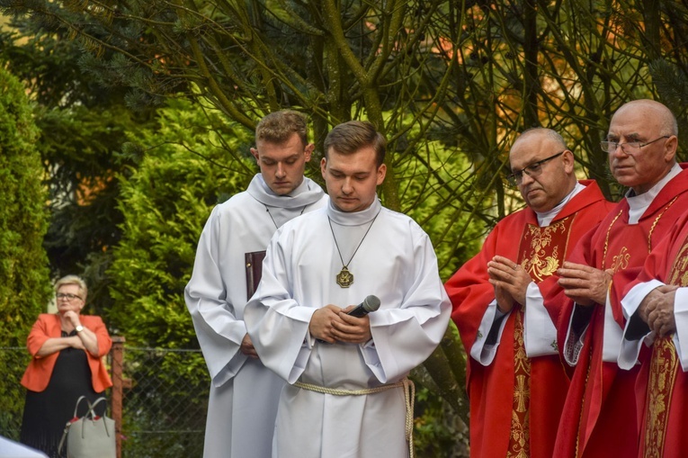 Ochotnica Dolna. Poświęcenie placu pod budowę nowego kościoła