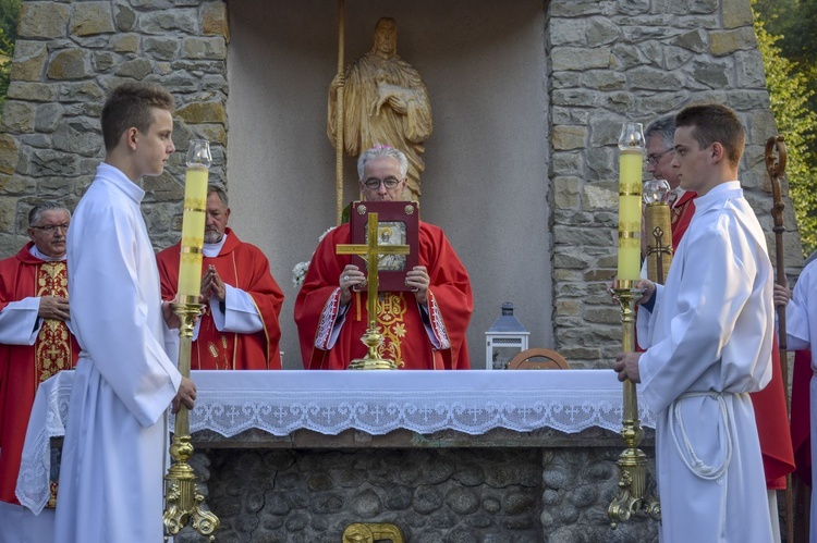 Ochotnica Dolna. Poświęcenie placu pod budowę nowego kościoła