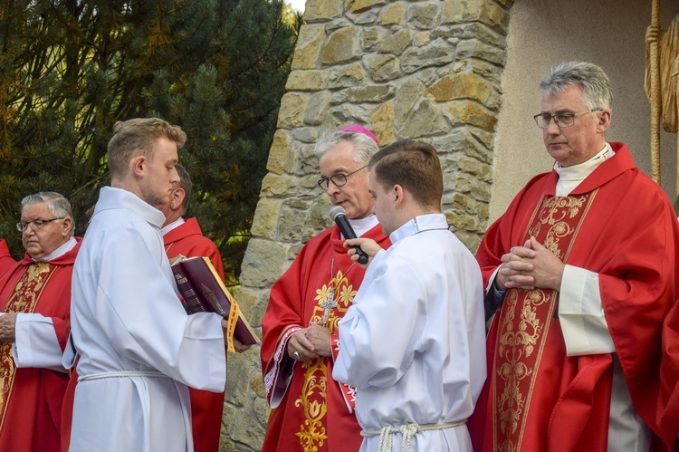 Ochotnica Dolna. Poświęcenie placu pod budowę nowego kościoła