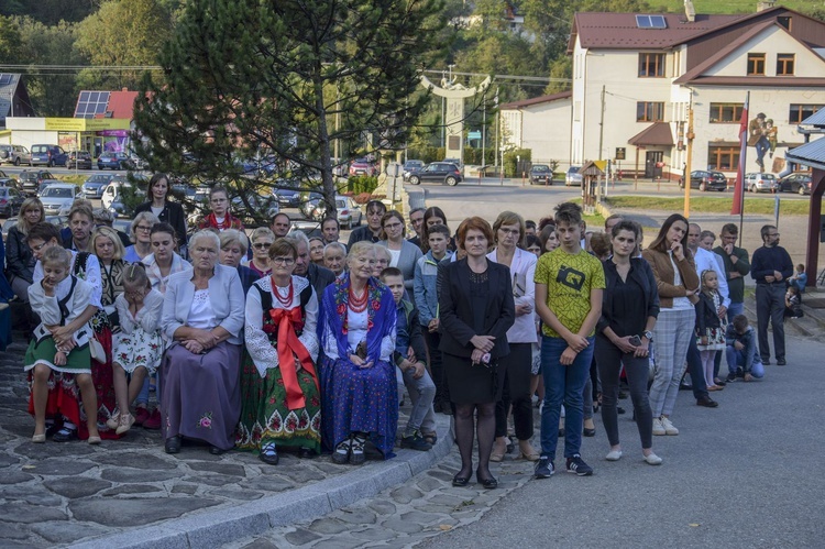 Ochotnica Dolna. Poświęcenie placu pod budowę nowego kościoła