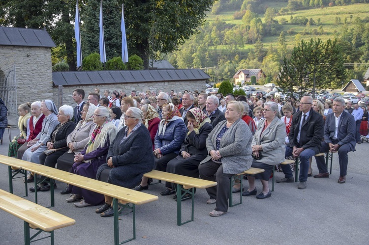 Ochotnica Dolna. Poświęcenie placu pod budowę nowego kościoła