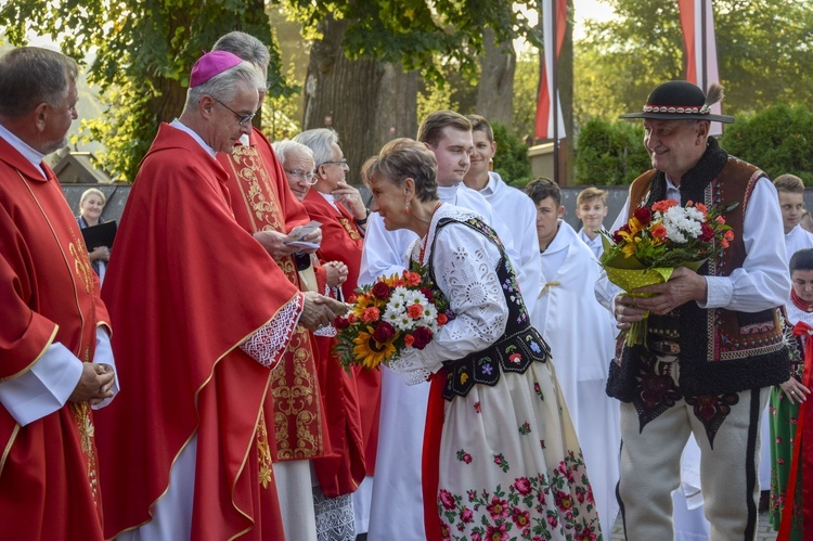 Ochotnica Dolna. Poświęcenie placu pod budowę nowego kościoła