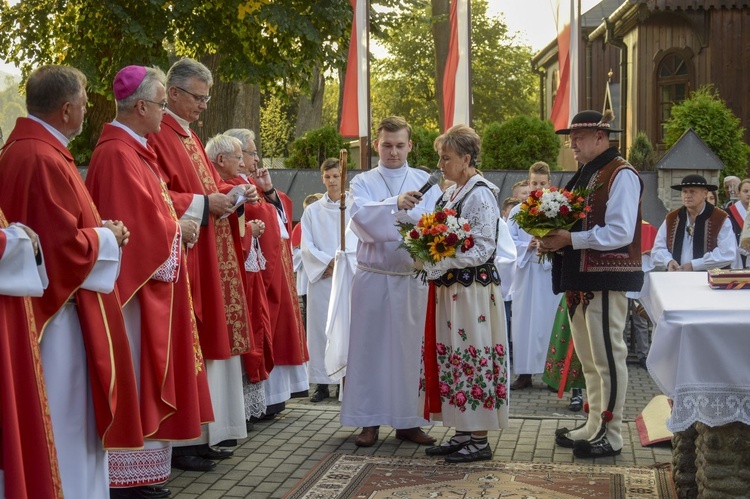 Ochotnica Dolna. Poświęcenie placu pod budowę nowego kościoła