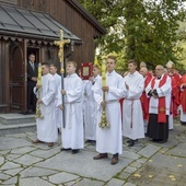 Ochotnica Dolna. Poświęcenie placu pod budowę nowego kościoła