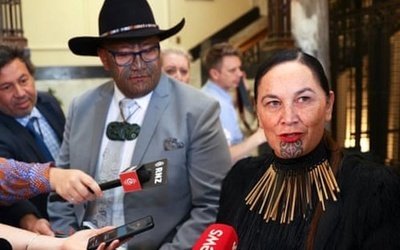 Liderzy partii maoryskiej Rawiei Waititi i Debbie Ngarewa-Packer.