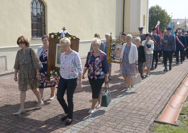 Poświęcenie krzyża niepodległości