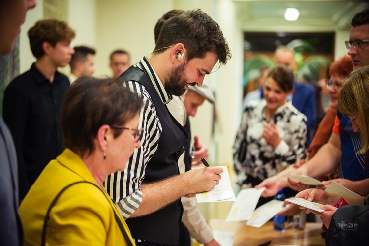 Autografy dla fanów.