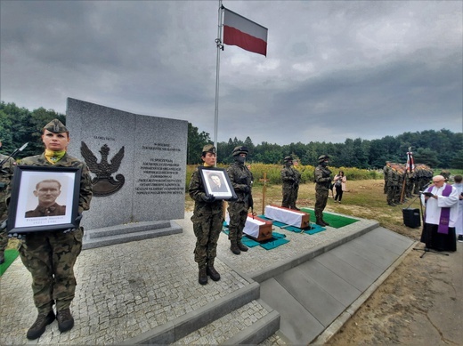 Katowice. Pogrzeb dwóch żołnierzy niezłomnych