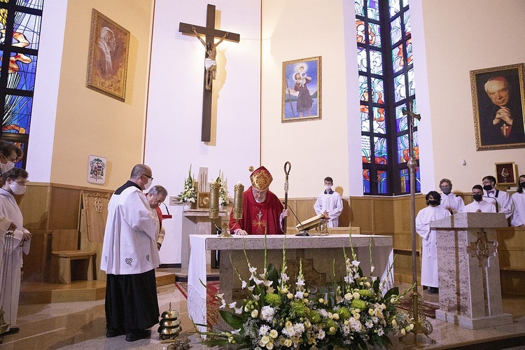 Bierzmowani w parafii św. Krzysztofa na Piaskach