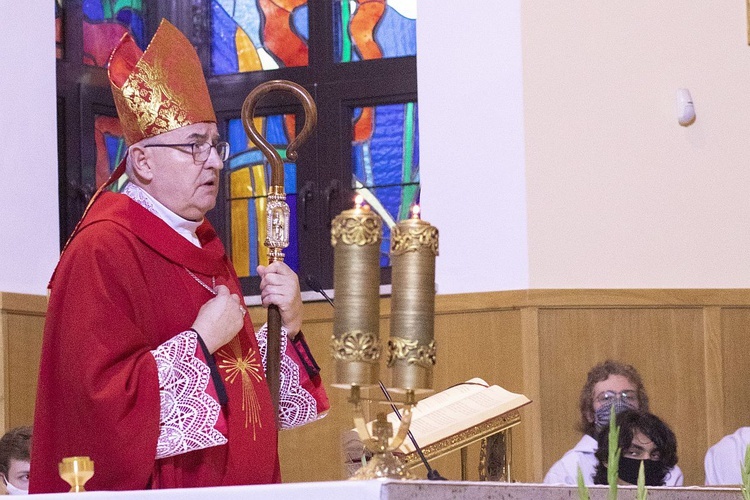 Bierzmowani w parafii św. Krzysztofa na Piaskach