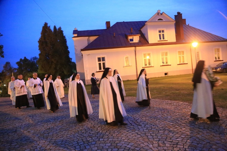 Procesja z Maryją z Kibeho