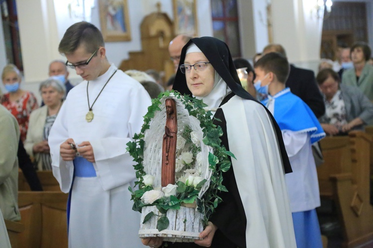 Procesja z Maryją z Kibeho