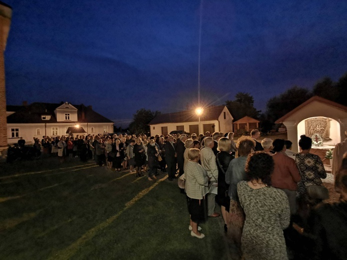 Procesja z Maryją z Kibeho
