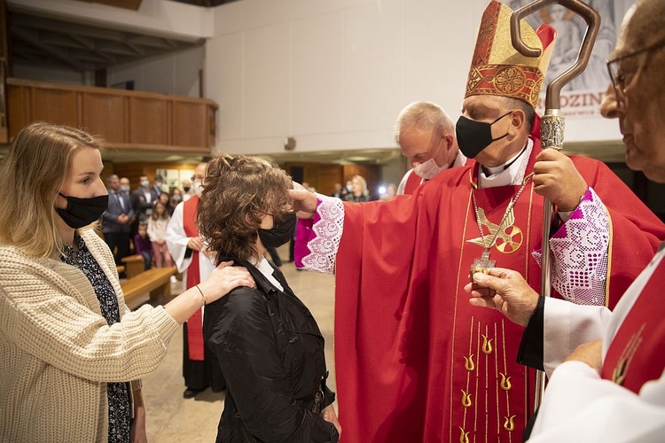 Bp Tadeusz Pikus do bierzmowanej młodzieży: Bądźcie święci