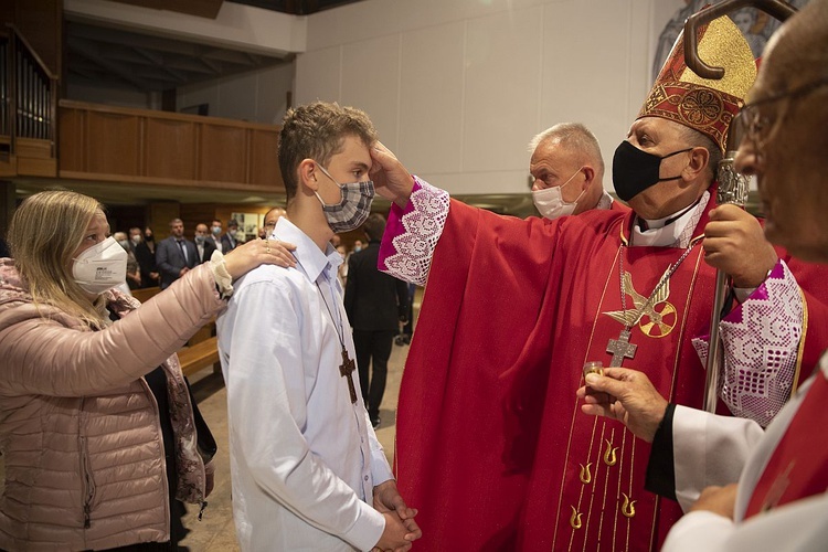 Bp Tadeusz Pikus do bierzmowanej młodzieży: Bądźcie święci