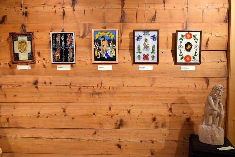 Frasobliwy w drewnie i na obrazie