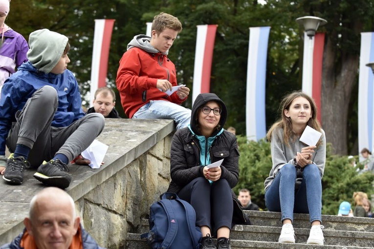 Light for Life 2021. Do szczęścia potrzeba...