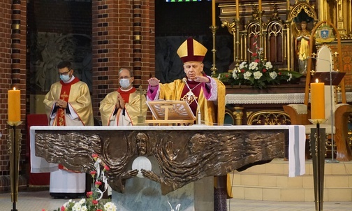 Złoci jubilaci odnowili przyrzeczenia małżeńskie