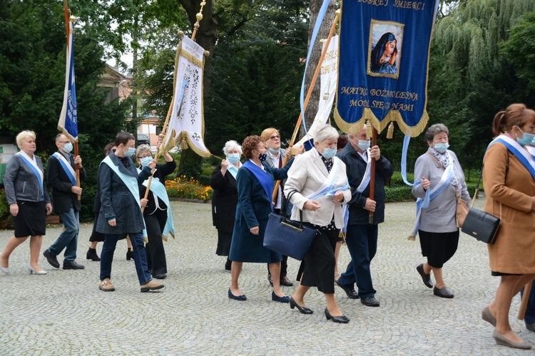 20-lecie Apostolstwa Dobrej Śmierci w parafii MBWW w Kluczborku