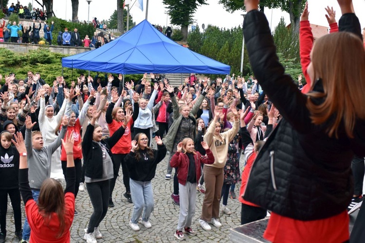 Light for Life 2021. Belgijka i strefy młodych