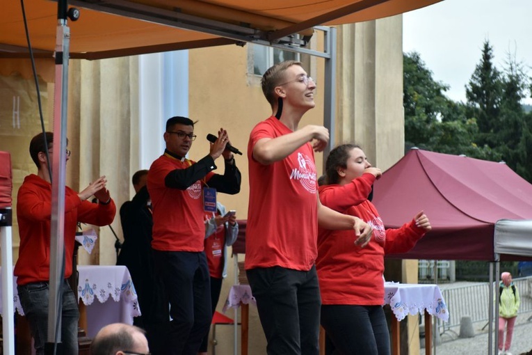 Light for Life 2021. Belgijka i strefy młodych
