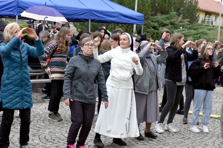 Light for Life 2021. Belgijka i strefy młodych