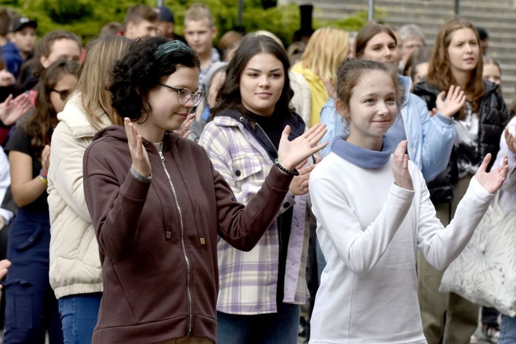 Light for Life 2021. 10 godzin produkcji szczęścia (wszystkie zdjęcia)