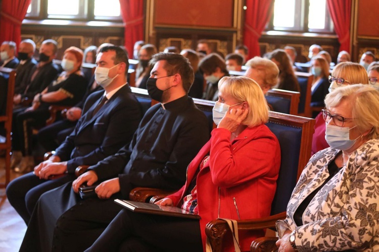 Uczniowie z Gilowic na gali w Collegium Novum UJ - 2021