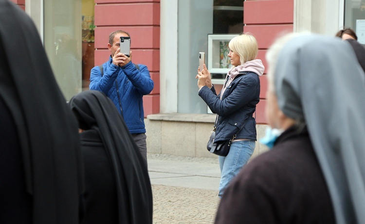 Procesja z relikwiami św. Stanisława i św. Doroty przez Wrocław